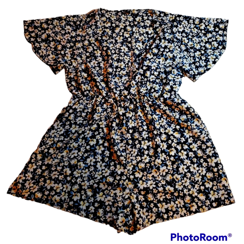 NWOT Shein Surplice Neck Butterfly Sleeve Floral Print Romper XXL